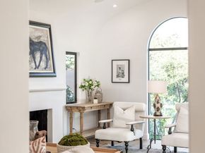 913 S Mullen Avenue, Los Angeles CA 90019