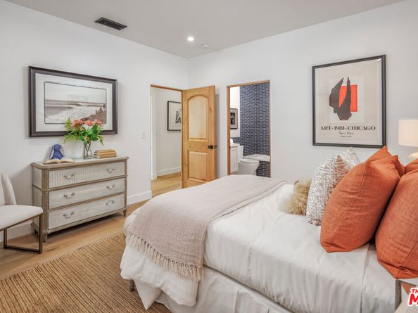913 S Mullen Avenue, Los Angeles CA 90019