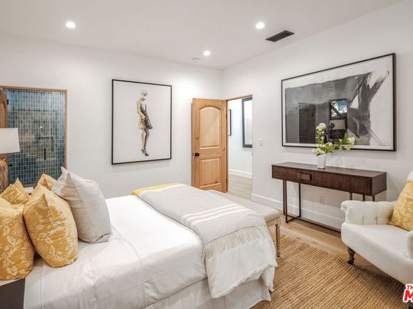 913 S Mullen Avenue, Los Angeles CA 90019