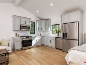 913 S Mullen Avenue, Los Angeles CA 90019