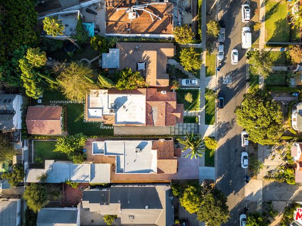 913 S Mullen Avenue, Los Angeles CA 90019