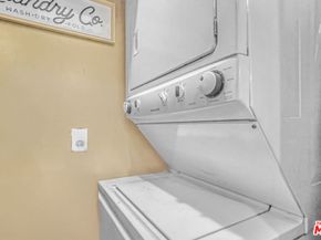1276 N Sweetzer Avenue, West Hollywood CA 90069