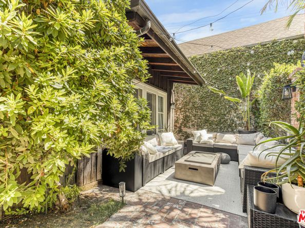 1276 N Sweetzer Avenue, West Hollywood CA 90069