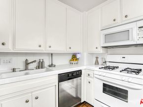 1276 N Sweetzer Avenue, West Hollywood CA 90069