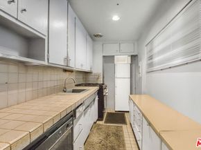 1276 N Sweetzer Avenue, West Hollywood CA 90069