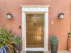 1276 N Sweetzer Avenue, West Hollywood CA 90069