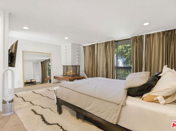 1276 N Sweetzer Avenue, West Hollywood CA 90069