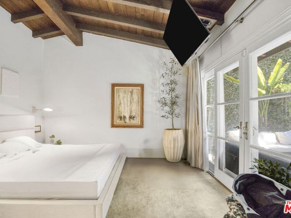 1276 N Sweetzer Avenue, West Hollywood CA 90069