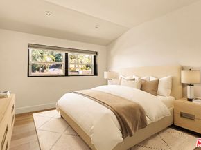 4841 Don Pio Drive, Woodland Hills CA 91364