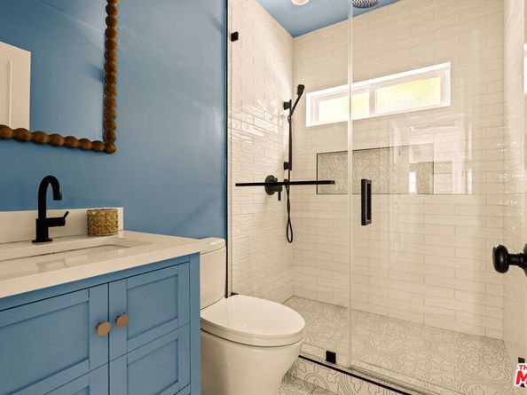 4841 Don Pio Drive, Woodland Hills CA 91364