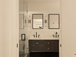 4841 Don Pio Drive, Woodland Hills CA 91364