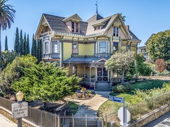 1300 Carroll Avenue