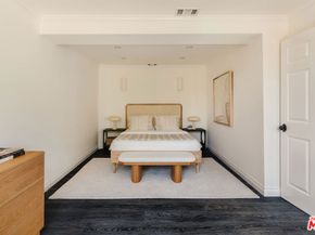 910 Glen Oaks Boulevard, Pasadena CA 91105