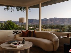 910 Glen Oaks Boulevard, Pasadena CA 91105