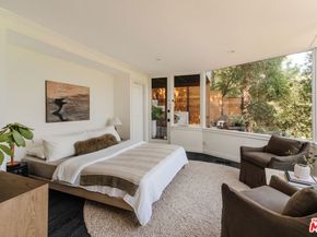 910 Glen Oaks Boulevard, Pasadena CA 91105