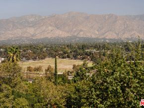 910 Glen Oaks Boulevard, Pasadena CA 91105