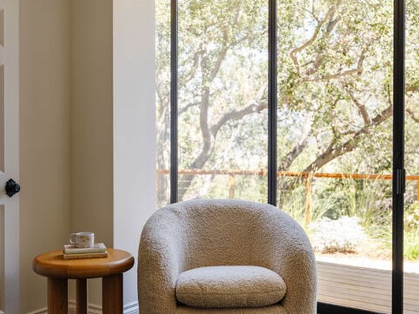 910 Glen Oaks Boulevard, Pasadena CA 91105