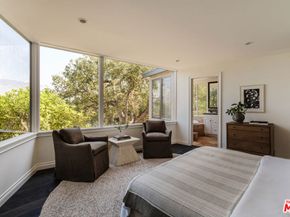 910 Glen Oaks Boulevard, Pasadena CA 91105