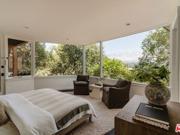 910 Glen Oaks Boulevard, Pasadena CA 91105