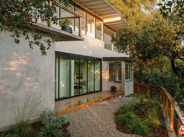 910 Glen Oaks Boulevard, Pasadena CA 91105