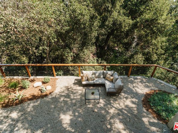 910 Glen Oaks Boulevard, Pasadena CA 91105