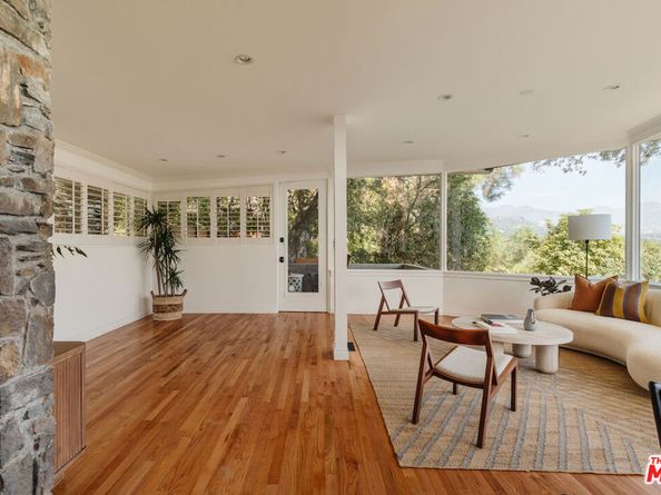 910 Glen Oaks Boulevard, Pasadena CA 91105