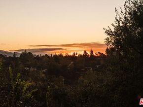 910 Glen Oaks Boulevard, Pasadena CA 91105