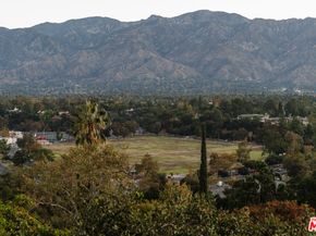 910 Glen Oaks Boulevard, Pasadena CA 91105