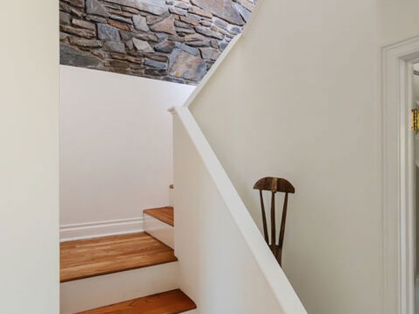 910 Glen Oaks Boulevard, Pasadena CA 91105