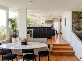 910 Glen Oaks Boulevard, Pasadena CA 91105