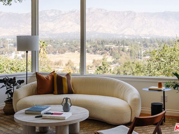 910 Glen Oaks Boulevard, Pasadena CA 91105