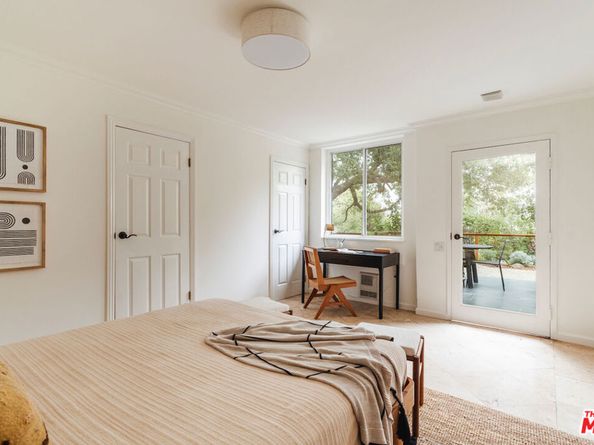 910 Glen Oaks Boulevard, Pasadena CA 91105