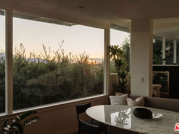 910 Glen Oaks Boulevard, Pasadena CA 91105