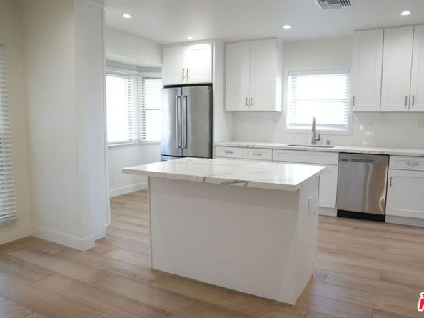 10233 S 5th Avenue, Inglewood CA 90303