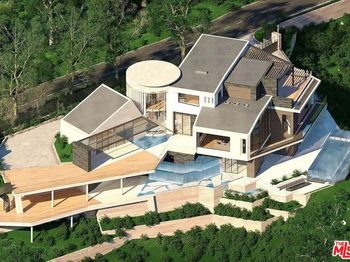 3025 Benedict Canyon Drive