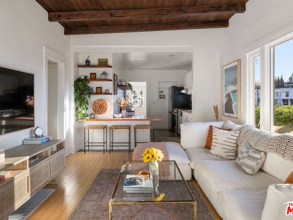 2342 Earl Street, Los Angeles CA 90039