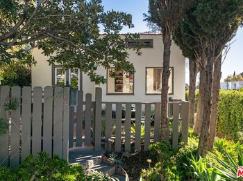 2342 Earl Street
