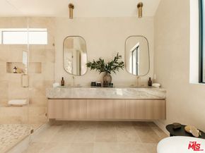 3629 Rosewood Avenue, Los Angeles CA 90066