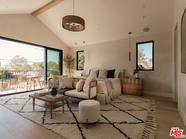 3629 Rosewood Avenue, Los Angeles CA 90066