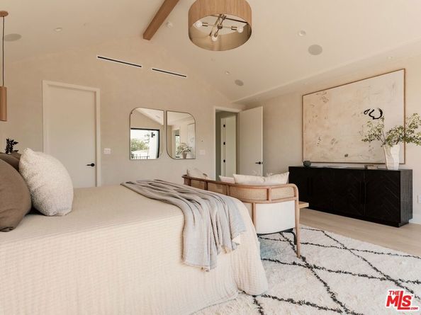 3629 Rosewood Avenue, Los Angeles CA 90066