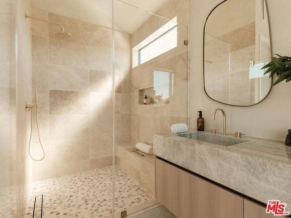 3629 Rosewood Avenue, Los Angeles CA 90066