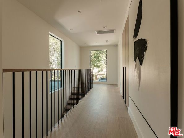 3629 Rosewood Avenue, Los Angeles CA 90066