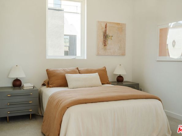 3860 N Riley Lane, Los Angeles CA 90065