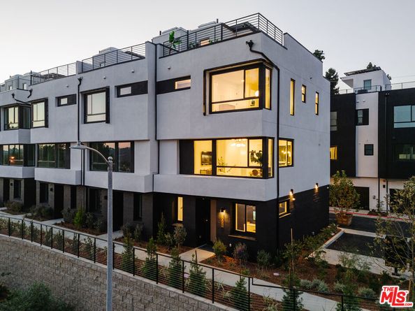 3860 N Riley Lane, Los Angeles CA 90065