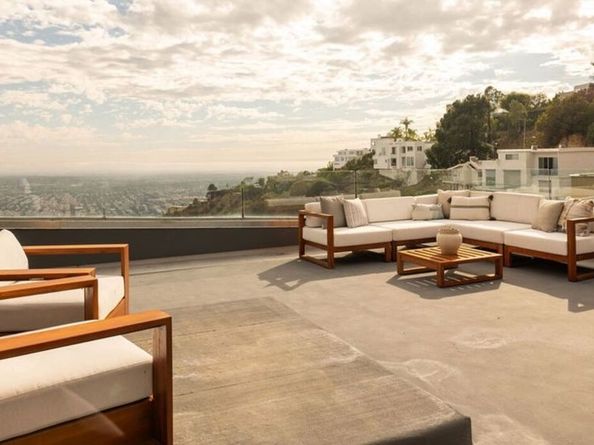 2158 Sunset Plaza Drive, Los Angeles CA 90069