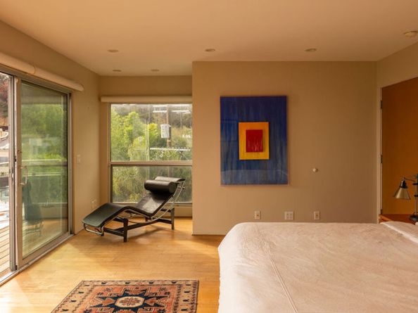 2158 Sunset Plaza Drive, Los Angeles CA 90069