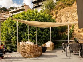 2158 Sunset Plaza Drive, Los Angeles CA 90069