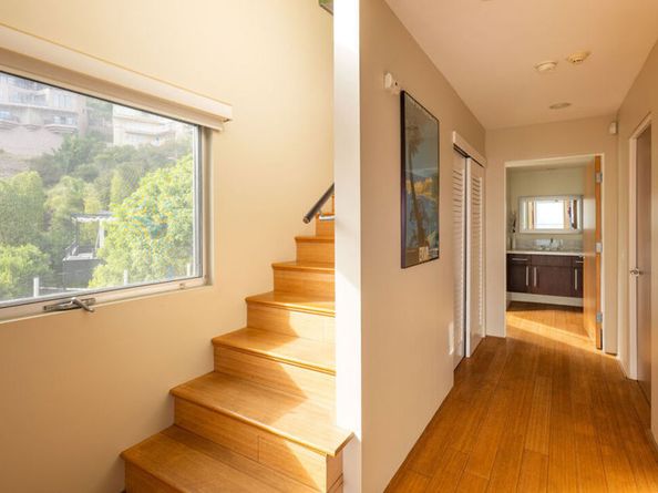 2158 Sunset Plaza Drive, Los Angeles CA 90069