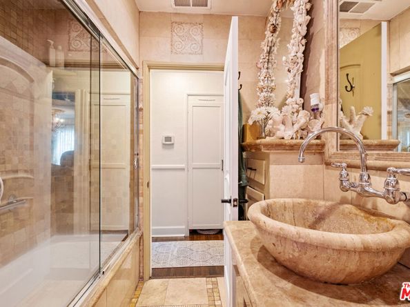 2558 Torrance Boulevard, Torrance CA 90503