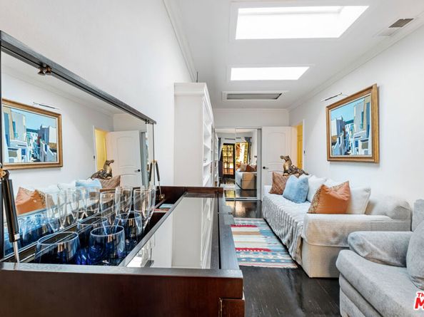 2558 Torrance Boulevard, Torrance CA 90503